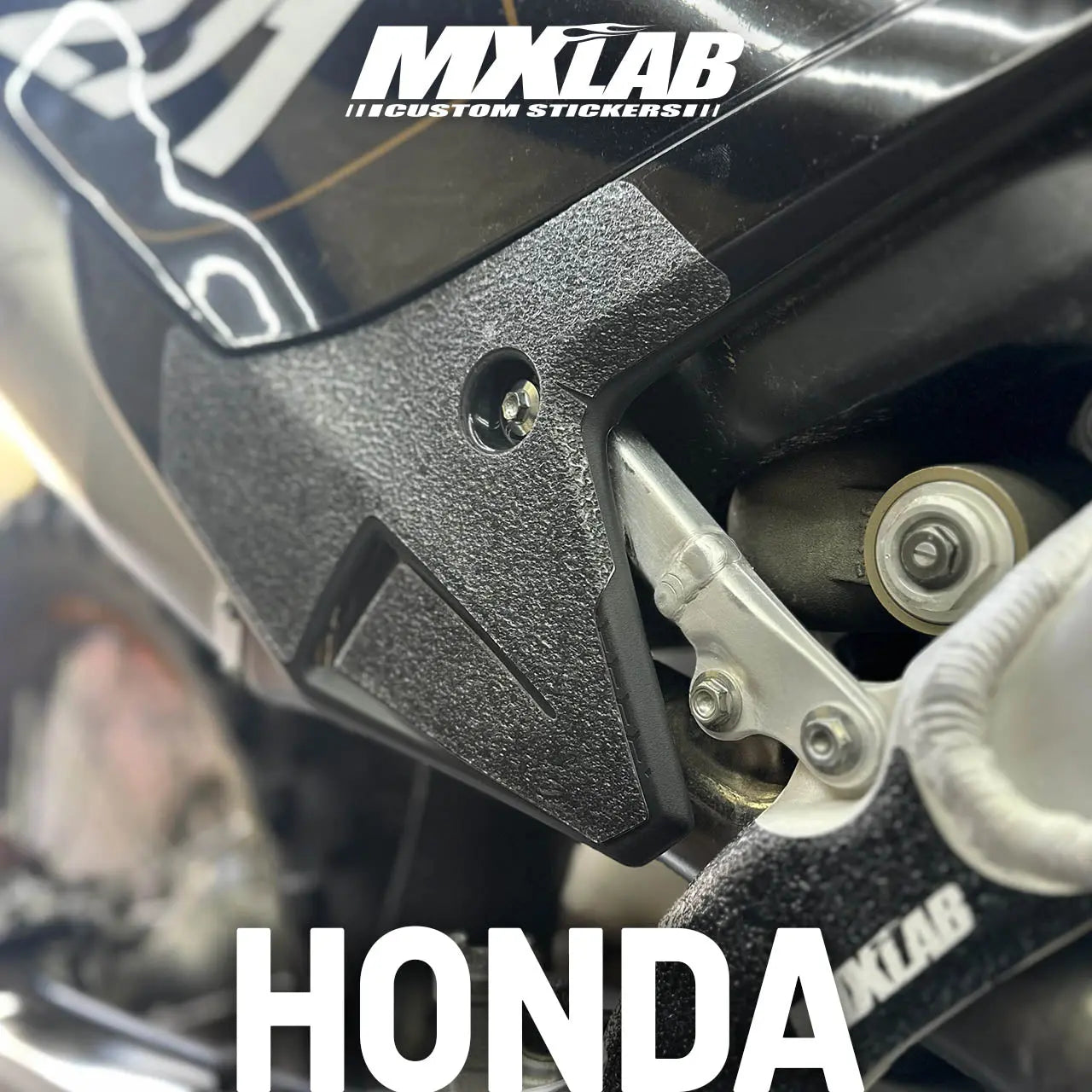 Protection grip kit déco installée sur moto Honda CR/CRF